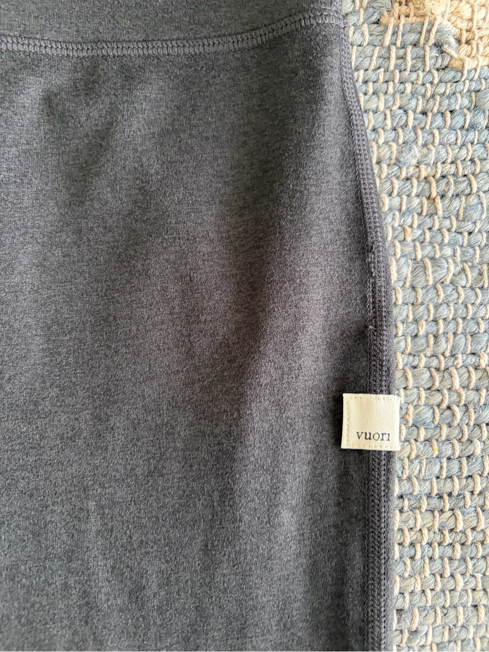 Vuori Performance Joggers/Leggings Mid-Rise Heathered Black - Picture 7 of 8